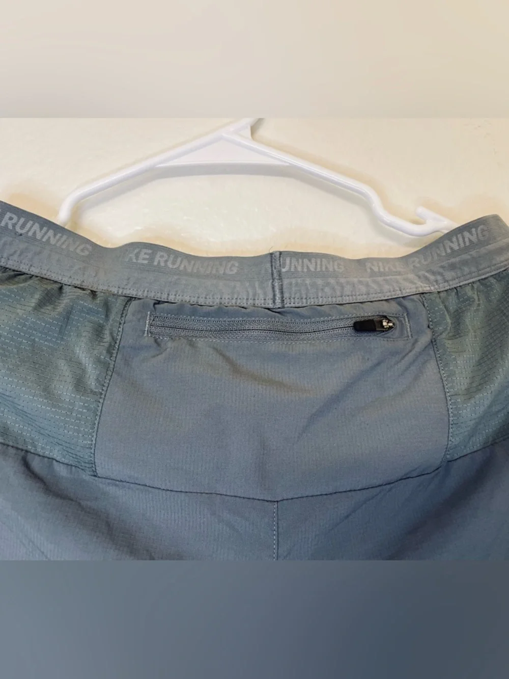 Nike Women’s Dri Fit Stride Running Grey Shorts Size M‎